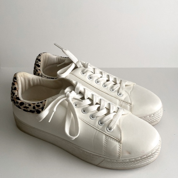 Qupid Casual Platform Mostly White Sneaker With Leopard Print Detail Size 9 - Picture 1 of 7